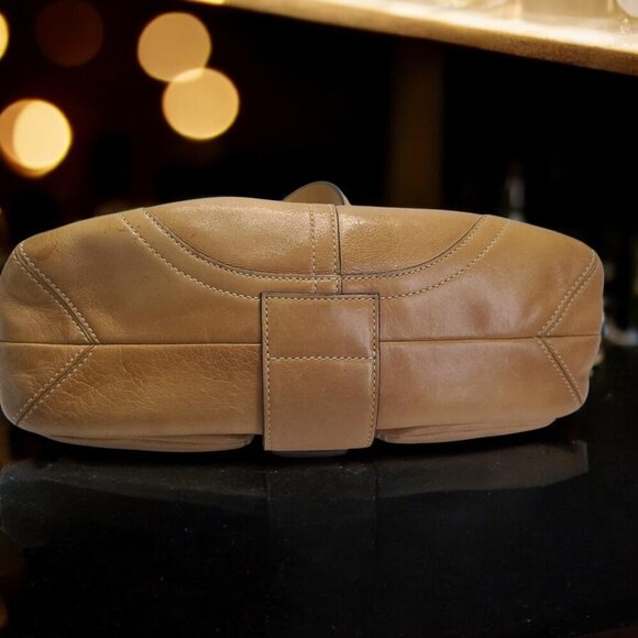 Vintage COACH Soho leather Pocket Flap in camel - Picture 10 of 15